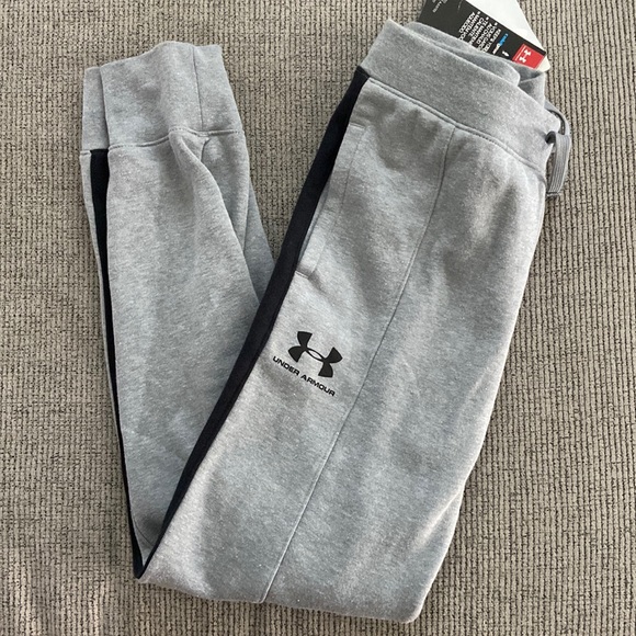 Boy’s Under Armour - Picture 1 of 1